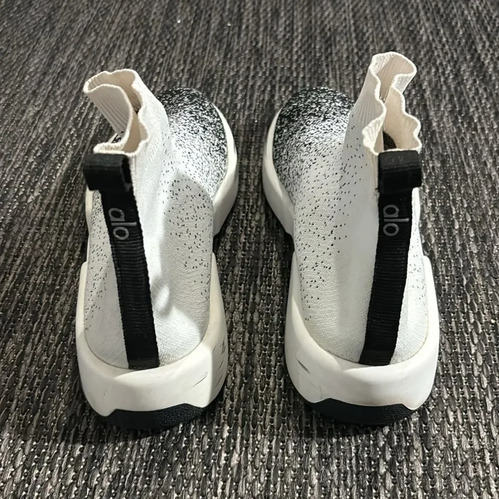 Alo yoga velocity knit sneakers